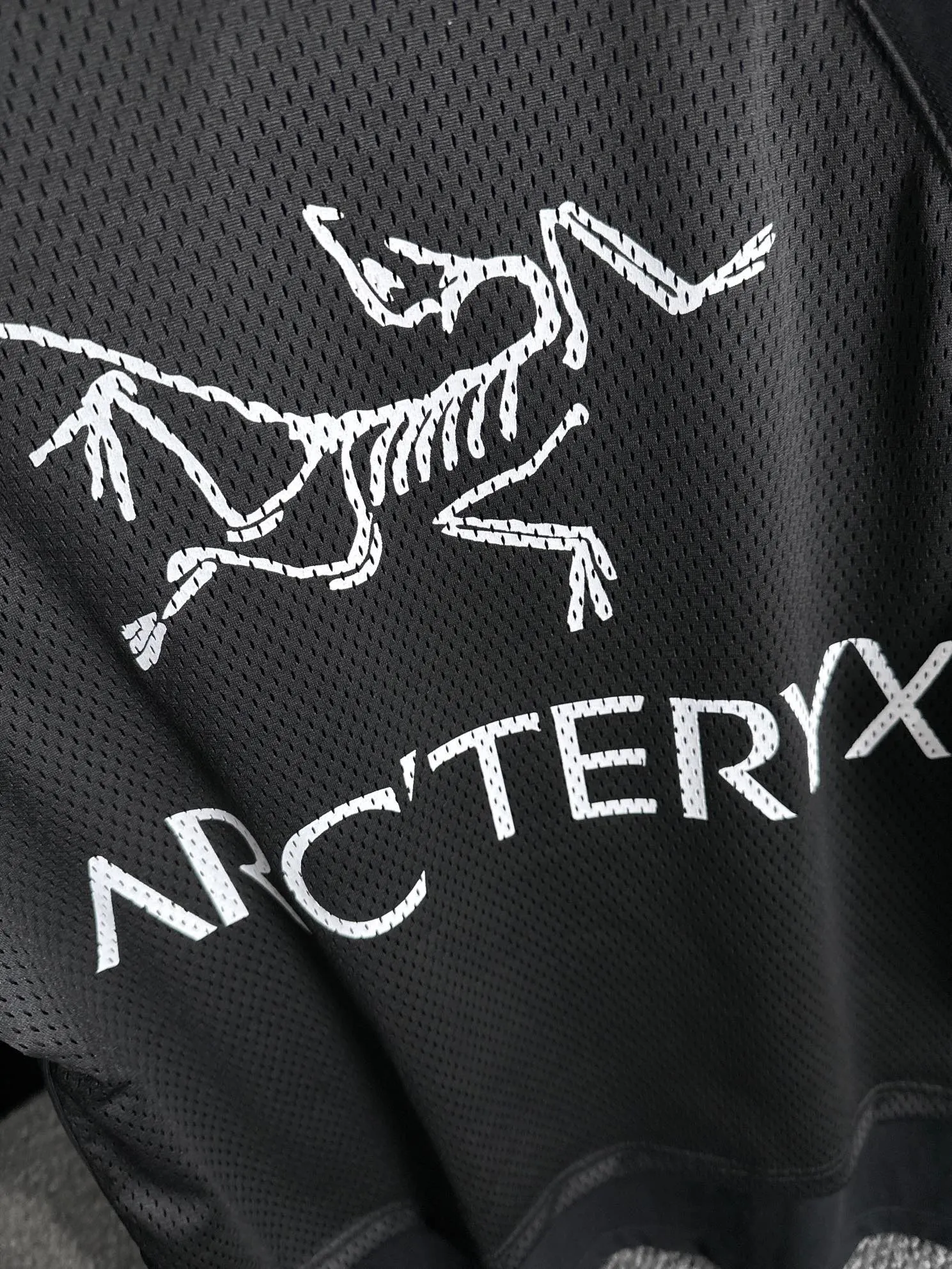 ARC TERYX 2026New Arrival Breathable logo Same Style t 100％ 32 ：Black Size：S M L XL